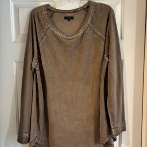 Earl studded long sleeve top- relaxed XL- NICE